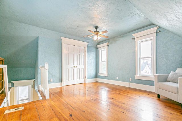 1424 E COLLEGE AVENUE, Appleton, WI 54915