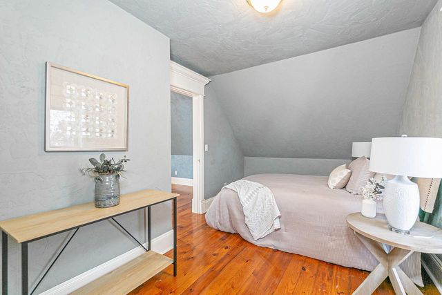 1424 E COLLEGE AVENUE, Appleton, WI 54915