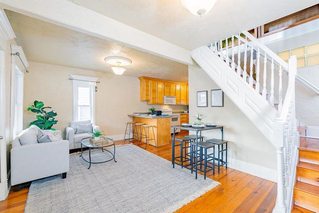 1424 E COLLEGE AVENUE, Appleton, WI 54915