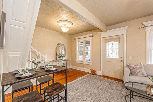 1424 E COLLEGE AVENUE, Appleton, WI 54915