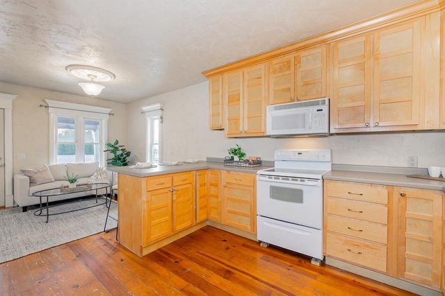 1424 E COLLEGE AVENUE, Appleton, WI 54915