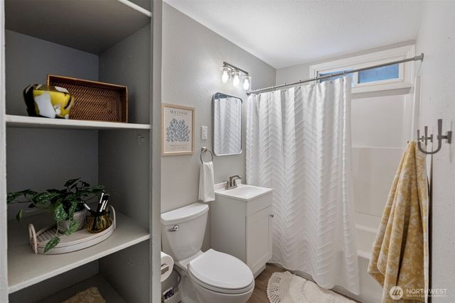 3224 Halverson Avenue, Bremerton, WA 98310