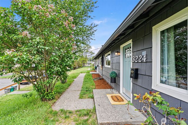 3224 Halverson Avenue, Bremerton, WA 98310