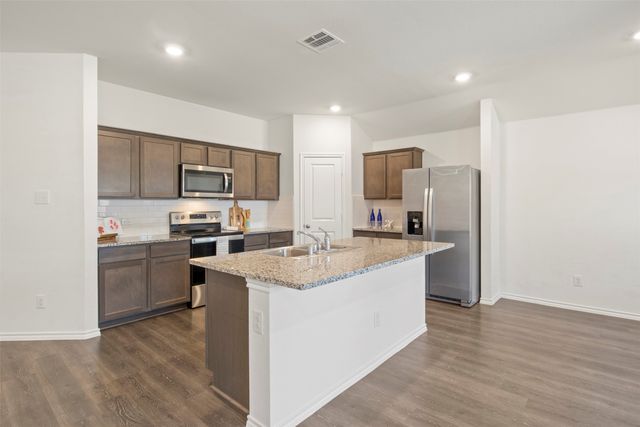 2004 Princeton Avenue, Farmersville, TX 75442