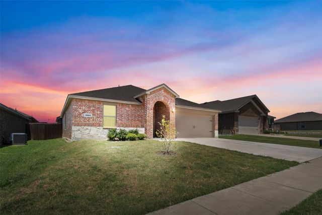 2004 Princeton Avenue, Farmersville, TX 75442