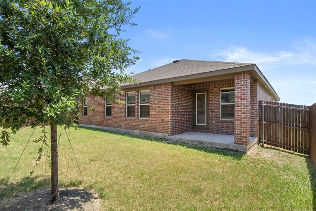 2004 Princeton Avenue, Farmersville, TX 75442