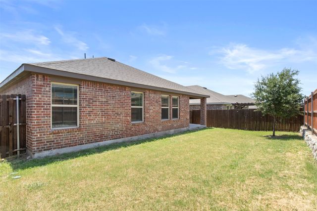 2004 Princeton Avenue, Farmersville, TX 75442