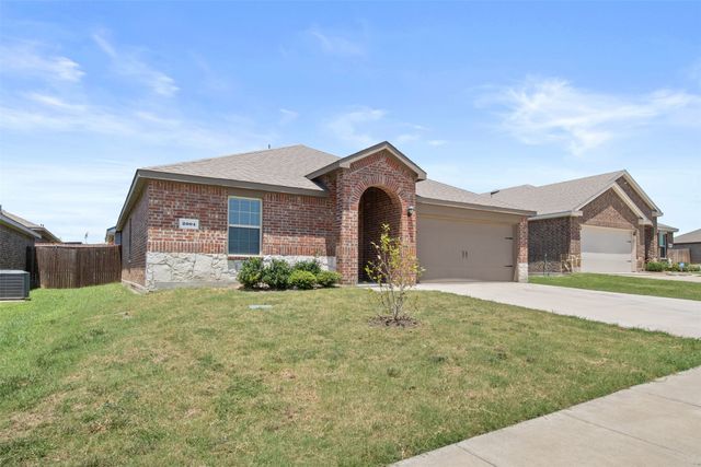 2004 Princeton Avenue, Farmersville, TX 75442