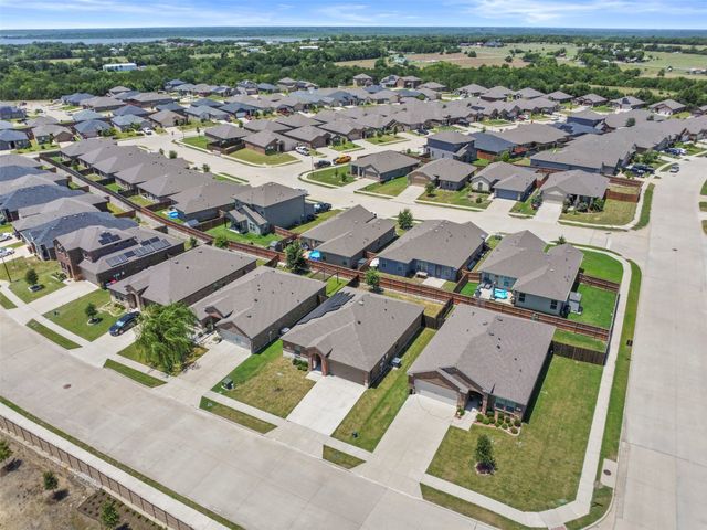 2004 Princeton Avenue, Farmersville, TX 75442