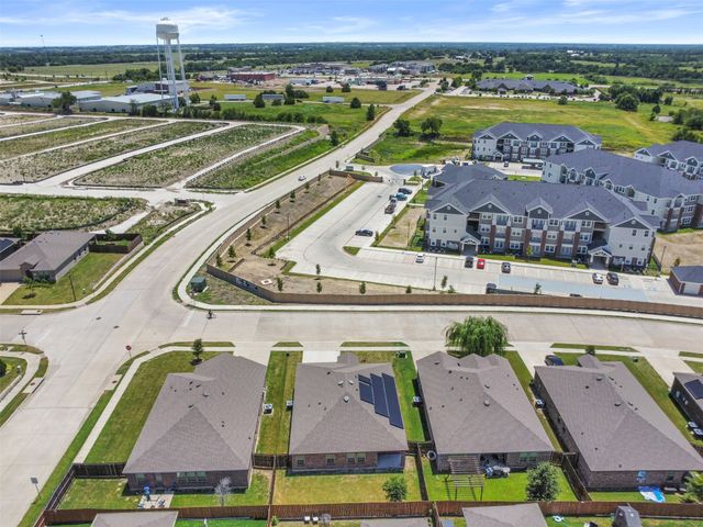 2004 Princeton Avenue, Farmersville, TX 75442