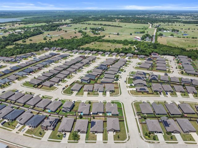 2004 Princeton Avenue, Farmersville, TX 75442