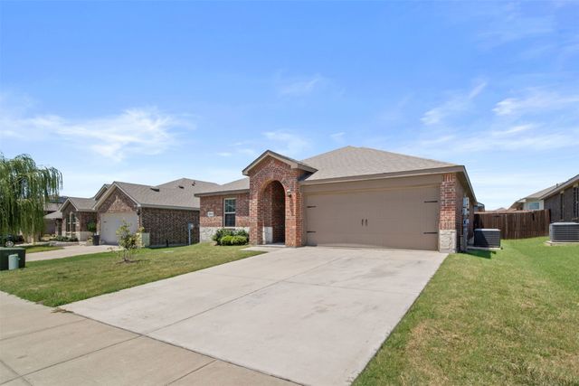 2004 Princeton Avenue, Farmersville, TX 75442
