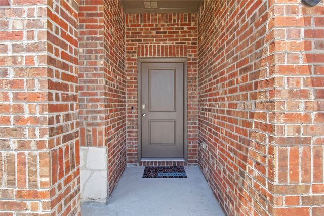 2004 Princeton Avenue, Farmersville, TX 75442