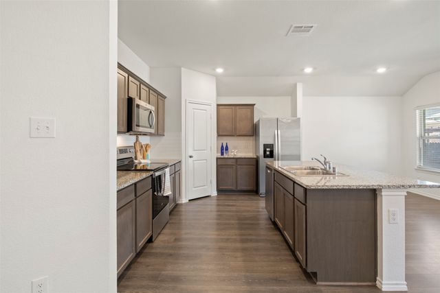 2004 Princeton Avenue, Farmersville, TX 75442