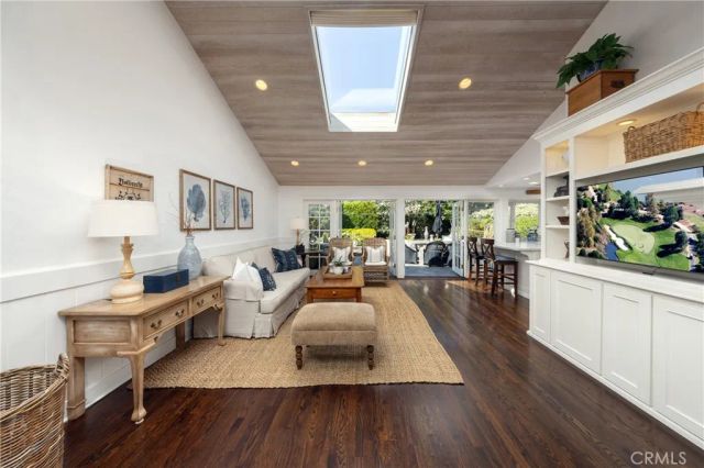 877 Sandcastle Drive, Corona Del Mar, CA 92625