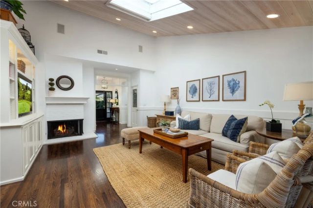 877 Sandcastle Drive, Corona Del Mar, CA 92625