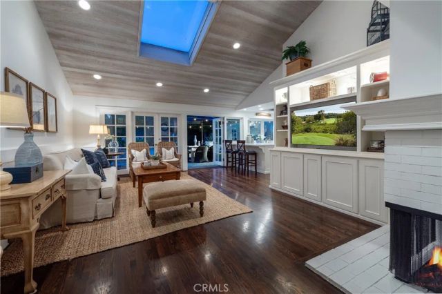 877 Sandcastle Drive, Corona Del Mar, CA 92625