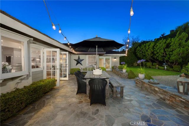 877 Sandcastle Drive, Corona Del Mar, CA 92625