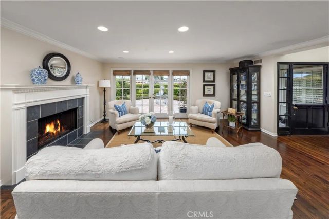 877 Sandcastle Drive, Corona Del Mar, CA 92625