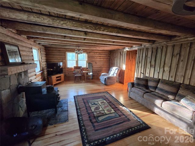 692 Buck Hill Road, Newland, NC 28657