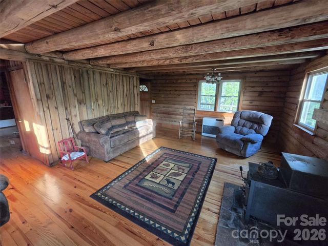 692 Buck Hill Road, Newland, NC 28657