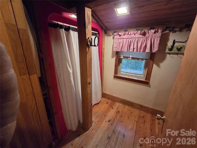 692 Buck Hill Road, Newland, NC 28657