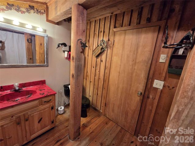 692 Buck Hill Road, Newland, NC 28657