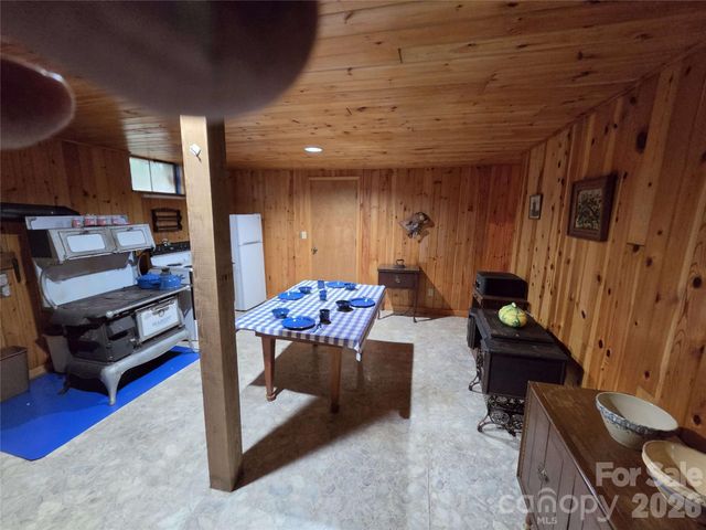 692 Buck Hill Road, Newland, NC 28657