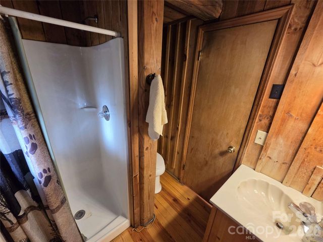 692 Buck Hill Road, Newland, NC 28657