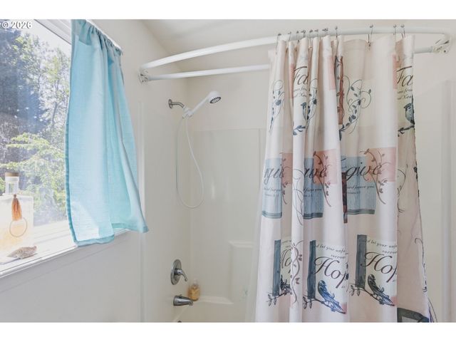 515 Nw DIMMICK St, Grants Pass, OR 97526