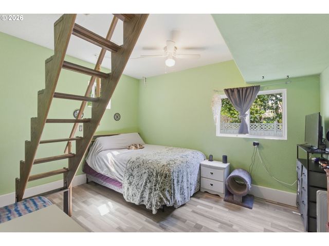515 Nw DIMMICK St, Grants Pass, OR 97526