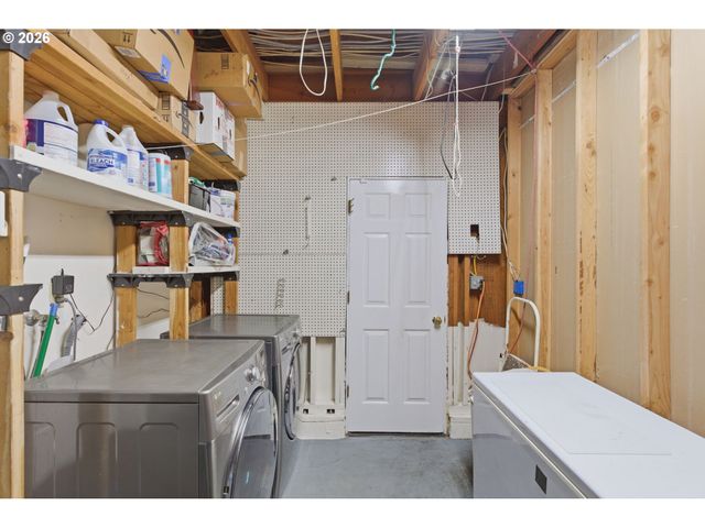 515 Nw DIMMICK St, Grants Pass, OR 97526