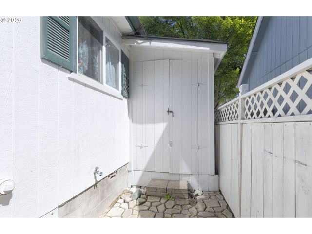 515 Nw DIMMICK St, Grants Pass, OR 97526