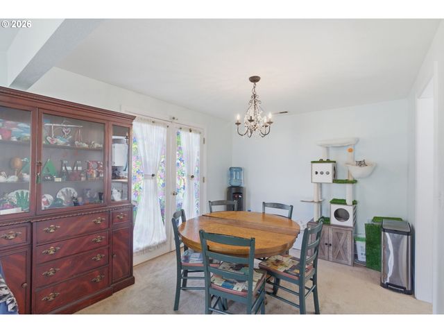 515 Nw DIMMICK St, Grants Pass, OR 97526