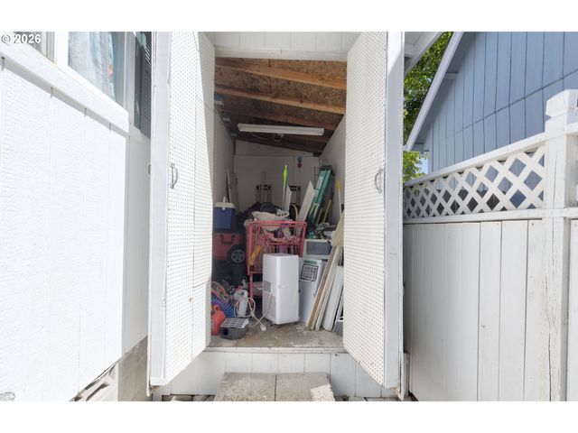 515 Nw DIMMICK St, Grants Pass, OR 97526