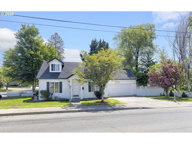 515 Nw DIMMICK St, Grants Pass, OR 97526