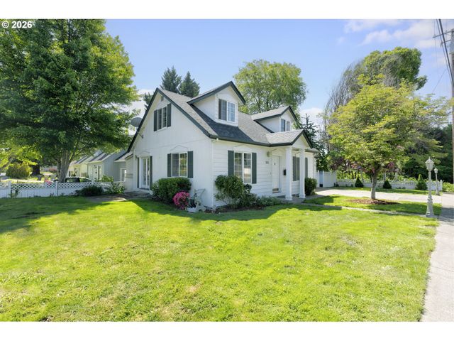 515 Nw DIMMICK St, Grants Pass, OR 97526
