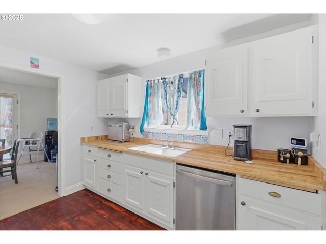 515 Nw DIMMICK St, Grants Pass, OR 97526