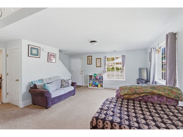 515 Nw DIMMICK St, Grants Pass, OR 97526