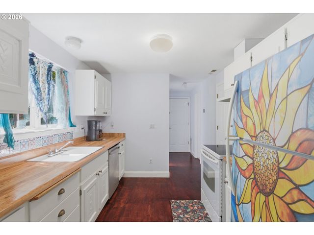 515 Nw DIMMICK St, Grants Pass, OR 97526