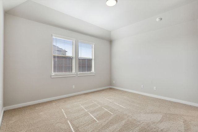 316 Bendecido LOOP, Elgin, TX 78621
