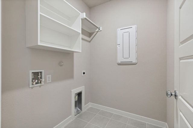316 Bendecido LOOP, Elgin, TX 78621