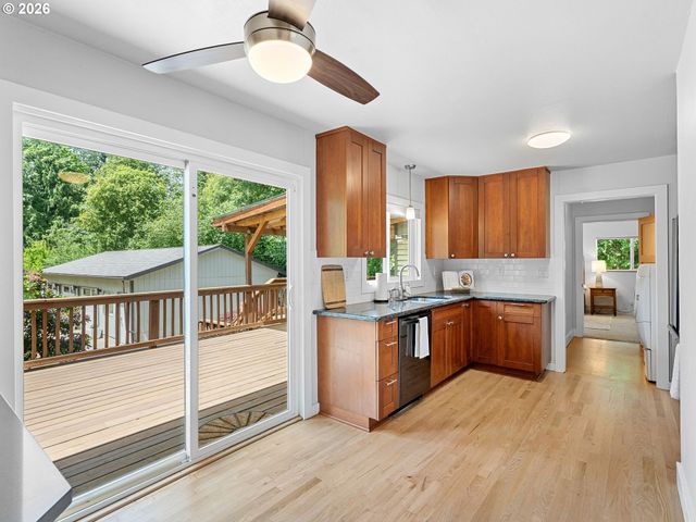 7625 Nw SKYLINE Blvd, Portland, OR 97229