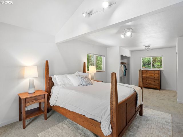 7625 Nw SKYLINE Blvd, Portland, OR 97229