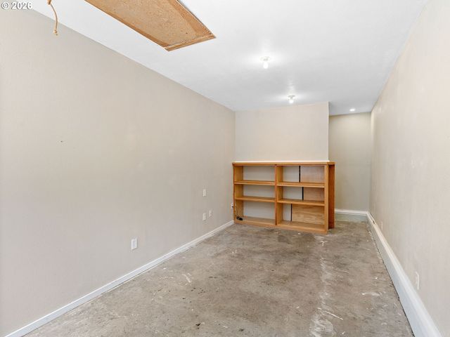 7625 Nw SKYLINE Blvd, Portland, OR 97229