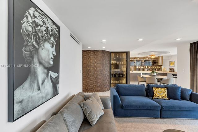 881 Ocean Dr 9C, Key Biscayne, FL 33149