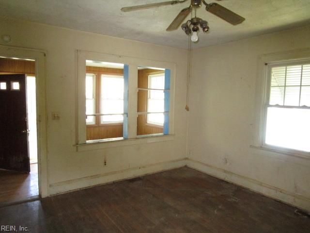 12 Oakcrest ST, Portsmouth, VA 23702