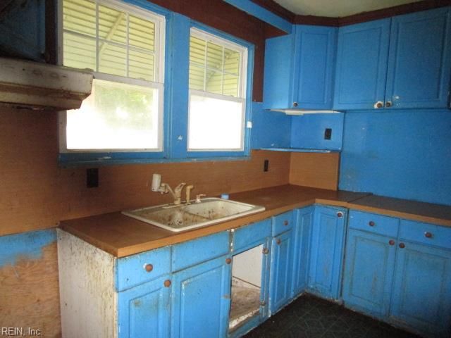 12 Oakcrest ST, Portsmouth, VA 23702