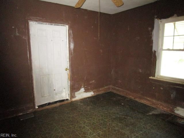 12 Oakcrest ST, Portsmouth, VA 23702