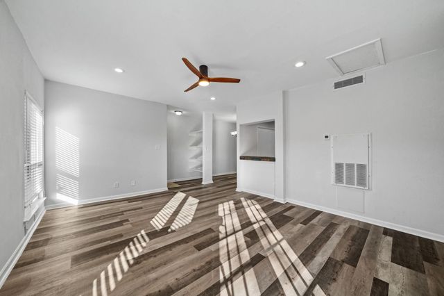 9009 Richmond Avenue 602, Houston, TX 77063